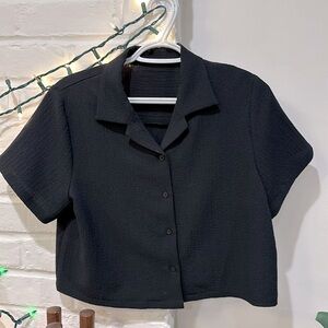 GU Japan Black Collar Crop